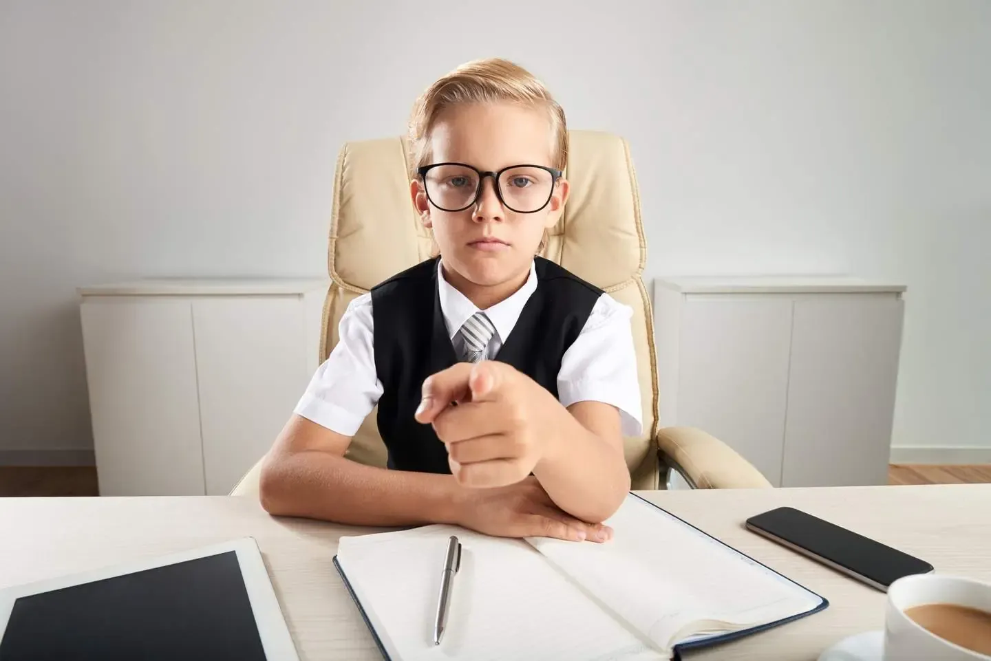 Vakanzkosten 2026 — was eine offene IT-Stelle Ihr Unternehmen täglich kostet